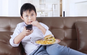 Atur Jadwal Ngemil Untuk Anak Agar Berat Badan Dapat Diatur