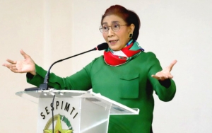 Menteri Susi Pudjiastuti 'Tangisi' Nasib Petani Garam, Warganet Tuntut Solusi