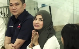 Vanessa Angel Berhijab dan Gelar Syukuran Undang Anak Yatim Piatu