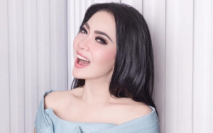 Terlihat Sederhana, Ternyata Kalung Syahrini Harganya Miliaran Rupiah