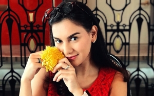  Penampilan Irish Bella Hamil Anak Kembar Dipuji Tetap Cantik Meski Gemukan Berdaster