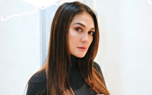 Luna Maya Imut Berkaos Gombor Ala Idol ABG Korea, Harga Tas 'Tukang Sayur' Miliknya Saingi Nagita
