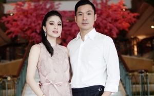Ganteng Ala Aktor Korea, Gaya Suami Sandra Dewi Macho Peluk Istri Super Romantis