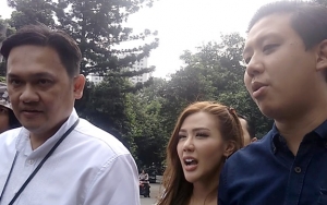 Tak Ciut Dipanggil Polisi, Rey Utami-Pablo Benua Malah Tebar Senyuman Bahas Nasi Goreng Seafood