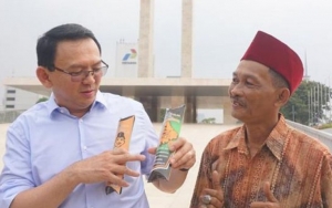 Pedagang Kerak Telor Curhat Sering Dirazia, Ahok Sarankan Ramai-Ramai Kirim Surat ke Pemprov DKI