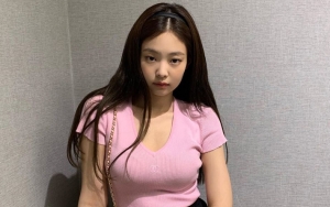 Jennie BLACKPINK Seksi Kenakan Baju Hitam dan Pink, Netter Puji dan Sebut Gemukan