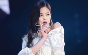 Jennie BLACKPINK Seksi Dibilang Cuma Pakai Bra di Bandara, Netter Beri Komentar Beragam