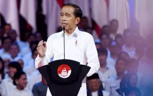 Heboh Garuda Indonesia Larang Foto di Kabin, Jokowi Pilih Ganti Maskapai
