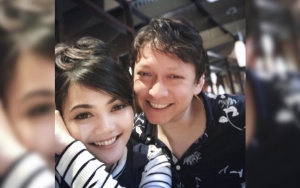 Rina Nose Diledek Kelamaan Menjanda Saat Ikuti 'Age Challenge' Bareng Tunangan Bule