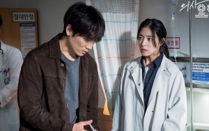 Episode Perdana 'Doctor John' Ji Sung dan Lee Se Young Banjir Komentar Frustrasi