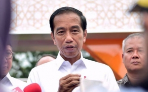 Jokowi Ingin Coba Model Rambut 'Undercut' Ala Anak Muda, Warganet Justru Ramai Beri Protes