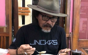 Sujiwo Tejo 'Sinis' Jokowi Tulis Caption Berbeda Saat Unggah Foto Pernikahan Sang Putri