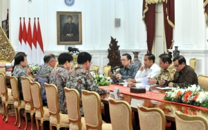 Jokowi Ketemu Bos Hyundai, Bahas Investasi Hingga Mobil Terbang