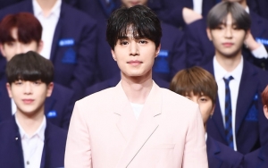 Lee Dong Wook Selfie Bareng 2 Trainee 'Produce X 101', Selisih Usia Belasan Tahun Disorot