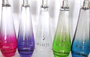 Pakai Regazza Spray Cologne Glow Yang Wanginya Bikin Kalian Makin Percaya Diri