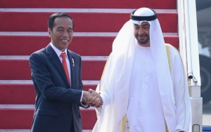 Kunjungi Jokowi, Sepatu Putra Mahkota Abu Dhabi Curi Perhatian Warganet