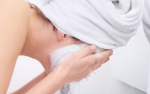 Cuci Wajahmu Sampai Bersih dengan Sabun Muka Sebelum Pergi Tidur
