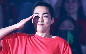 Xiumin Hadiri Konser EXO Meski Sedang Wajib Militer