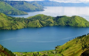  Jokowi Ingin Danau Toba Jadi Wisata Dunia, Tak Segan Cabut Izin Perusahaan yang Cemari Lingkungan