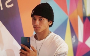Jefri Nichol Manja Saat Dijenguk Sang Ayah, Wajah Girang Makan Nasi Bebek Bikin Fans Lega