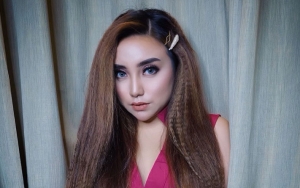 Salmafina Tulis Tanggapan Bijak Soal Dikejar-Kejar Wartawan Saat Ibadah