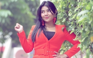 Rosa Meldianti Jajal Jadi DJ, Joget Kaku Hingga Baju 'Kekecilan' Jadi Bahan Ledekan