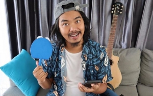  Dodit Mulyanto Buang Rambut Gondrong Balik Jadi Guru, Gaya Klimis Pakai Batik Ramai Dipuji