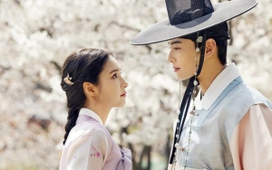 Adegan Manis Cha Eunwoo dan Shin Se Kyung di 'Rookie Historian Goo Hae Ryung' Malah Bikin Nangis