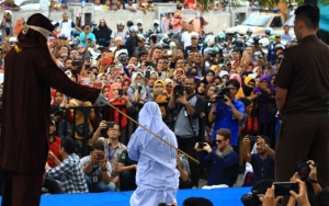 Seorang Warga Buddha Dihukum Cambuk di Aceh, Ini Kata Pakar Hukum Pidana Islam