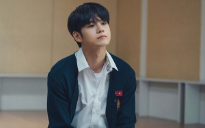 Ong Sung Woo Pamer Foto Lebam-Lebam di Lokasi Syuting 'Moment at Eighteen', Fans Malah Sibuk Memuji