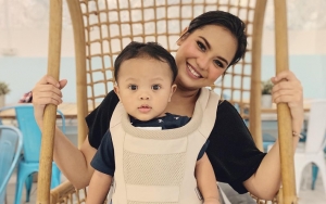  Baru Umur 1 Tahun, Lucunya Anak Mytha Lestari Idolakan Putri Bule Yasmine Wildblood Minta Di-Kiss