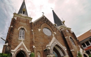 Gereja Katolik Kelahiran Santa Perawan Maria, Wisata Religi di Surabaya Bernuansa Luar Negeri