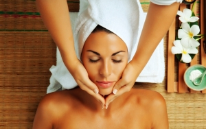 Jangan Lakukan Perawatan Facial Ketika Wajahmu Sedang Berjerawat Parah