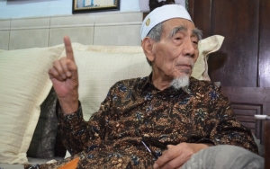 Viral Video Langit 'Ikut Menangis' Usai Mbah Moen Tutup Usia