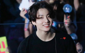 Jungkook BTS Terlalu Seksi Pakai Kemeja Bikin Netizen Tergila-Gila