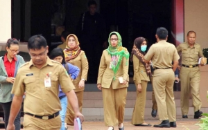Wacana PNS Boleh Kerja Dari Rumah, Pengamat: Di Kantor Saja Tidak Produktif
