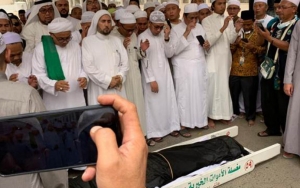 Habib Rizieq Ternyata Diminta Pimpin Doa Oleh Keluarga Mbah Moen