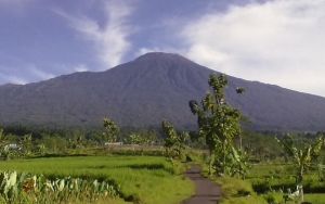 PVMBG Naikkan Status Gunung Slamet, Potensi Erupsi Sewaktu-Waktu