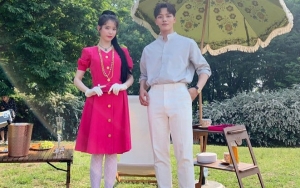 Kaki Putih Mulus IU Malah Jadi Sorotan Usai Pamer Foto Manis Bareng Yeo Jin Goo di 'Hotel Del Luna'