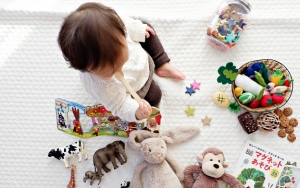 Mainan Anak Juga Perlu Dibawa Saat Berlibur, Tapi Secukupnya Saja