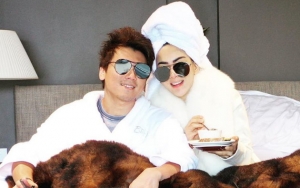 Foto Reino 'Bocah Klimis' Bikin Gemes, Ibu Mertua Syahrini Cantik Pakai Sanggul Jawa