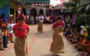 Trending Topic Dipenuhi Tagar Dirgahayu RI, Begini Kocaknya Lomba 17-an Ala Warganet