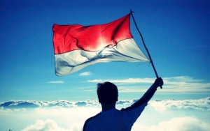 10 Potret Seru Artis Rayakan HUT RI ke-74, Kibarkan Bendera di Gunung Hingga Gelar Lomba   Sekampung