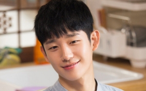 Jung Hae In Beberkan Tipe Cewek Idealnya, Ternyata Bukan yang Lebih Tua
