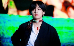 Ganteng Banget, V BTS Kelewat Hot dan Berbahaya di Teaser 'ARMY ZIP'