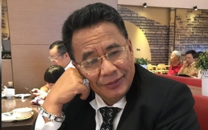 Diduga Pakai Narkoba, Hotman Paris Pose Imut Tegaskan Tak Merokok dan Minum Alkohol Cuma Formalitas