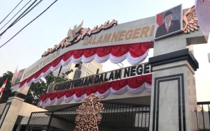Kemendagri Pastikan Tak Ada Regulasi Yang Atur Pin Emas DPRD DKI