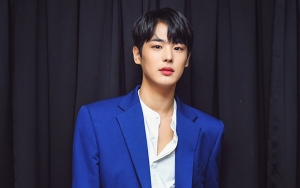 Perbedaan Wajah dan Tinggi Choi Byungchan Curi Fokus Saat Jadi MC 'The Show'