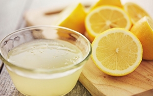 Minum Jus Lemon Secara Rutin Untuk Mengobati Asam Urat