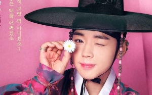 Park Jihoon Super Ceria dan Imut di Foto Adegan 'Flower Crew: Joseon Marriage Agency'